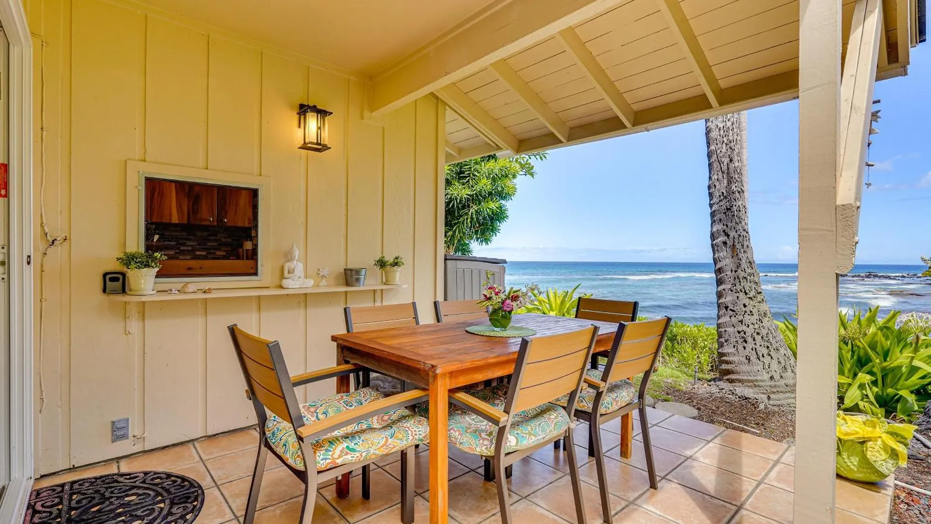 Ultimate Oceanfront Townhome Located On Kona Coast Kailua-Kona
